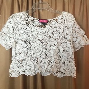 Beautiful white lace crop top, sz Med